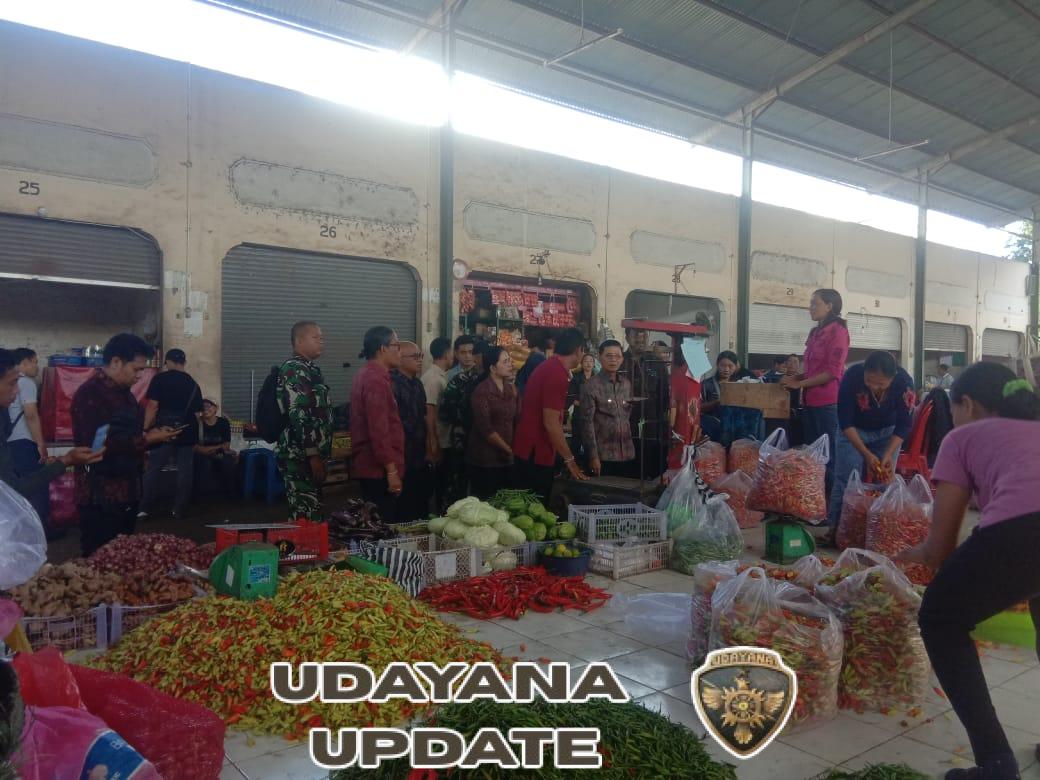 Tim Monitoring Ketersediaan Dan Harga Pangan Kabupaten Klungkung Tinjau Pasar Galiran Klungkung