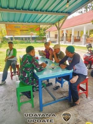 Pererat Silaturahmi, Babinsa Celukanbawang Gelar Komsos dengan Warga di Dusun Celukanbawang