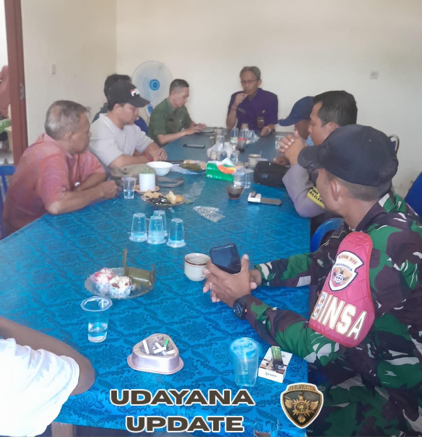 Perkuat Sinergi Jelang Nataru, Babinsa Kampung Kajanan Hadiri Rakor Pengamanan Bersama TNI–Polri dan Aparat Kelurahan Jelang Natal dan Tahun Baru 2026