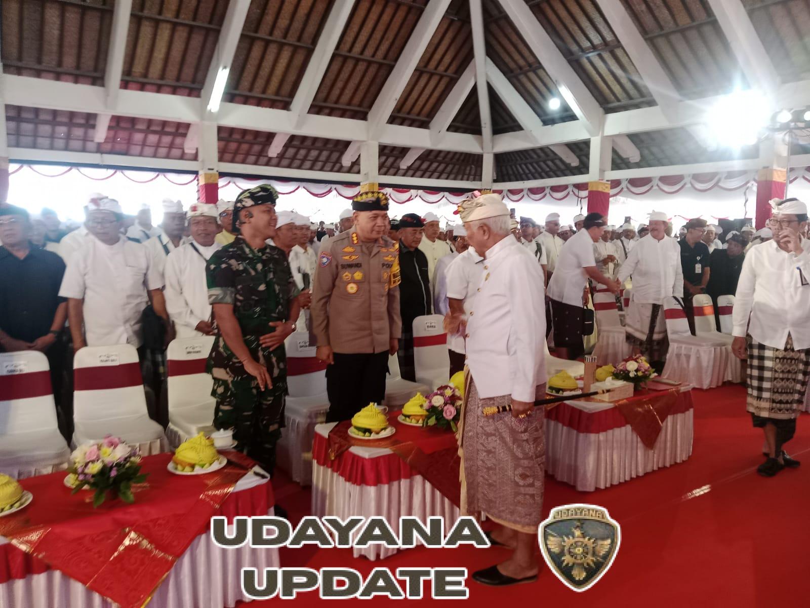 Dandim 1616/Gianyar Hadiri Pembukaan Pesamuhan Agung V MDA Bali Tahun 2025 di Bedulu