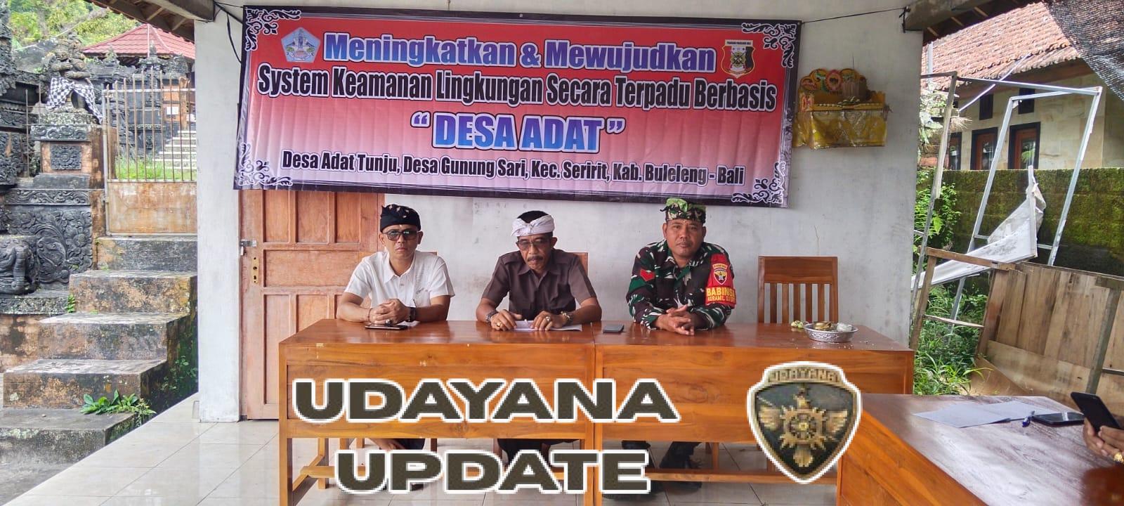 Babinsa Gunungsari Hadiri Forum SIPANDUBERADAT 2025, Perkuat Sinergi Pengamanan Desa Adat