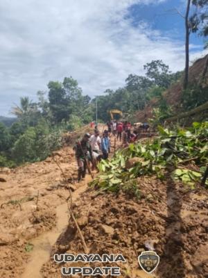 Akses Jalan Antar Desa di Kecamatan Elar Terputus Akibat Longsor