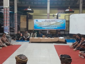 Babinsa Bakas Hadiri Forum Sistem Pengamanan Terpadu Berbasis Desa Adat