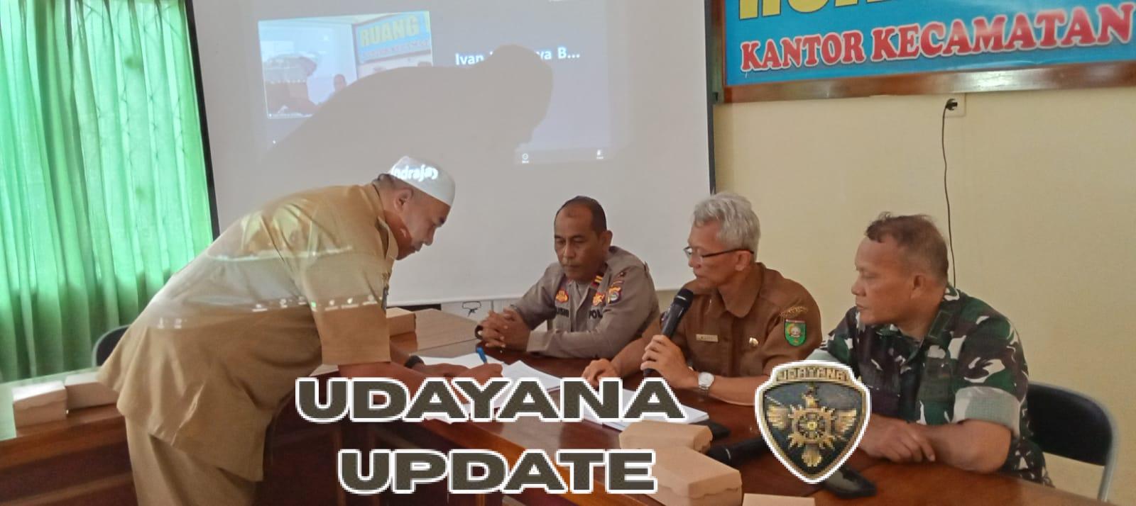 ‎Sinergi TNI–Pemda–Masyarakat, Danramil Moyo Hilir Dukung Rehabilitasi Tanaman di Bara Batu