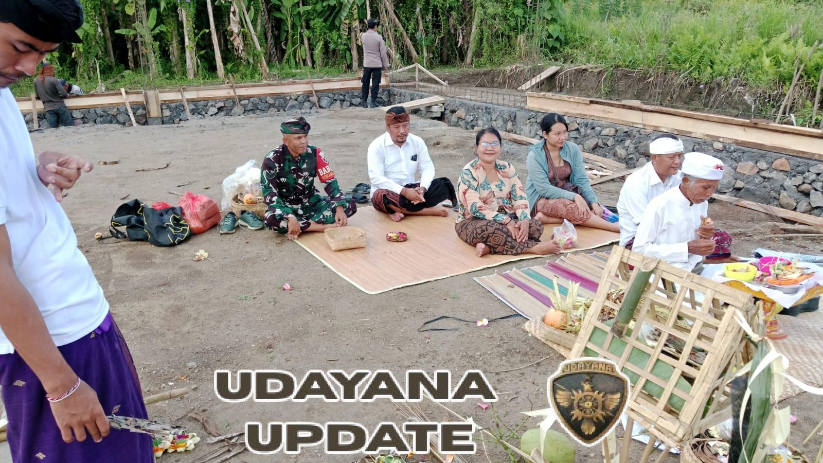 Babinsa Tusan Hadiri Upacara Keagamaan Ngerapuh Dan Ngeruak Di Lahan KDKMP