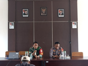 Sinergi TNI-Polri di Jembrana: Babinsa dan Bhabinkamtibmas Rangkul Ketua RT Jaga Stabilitas Desa