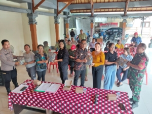 Jelang Pergantian Tahun, Babinsa Pengulon Berikan Arahan Teknis Pengamanan kepada Anggota Linmas