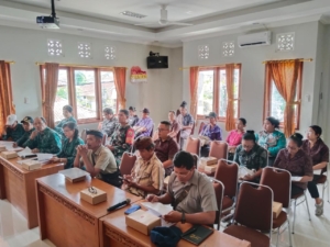 Babinsa Nyalian Hadiri Rapat Penetapan APBDes
