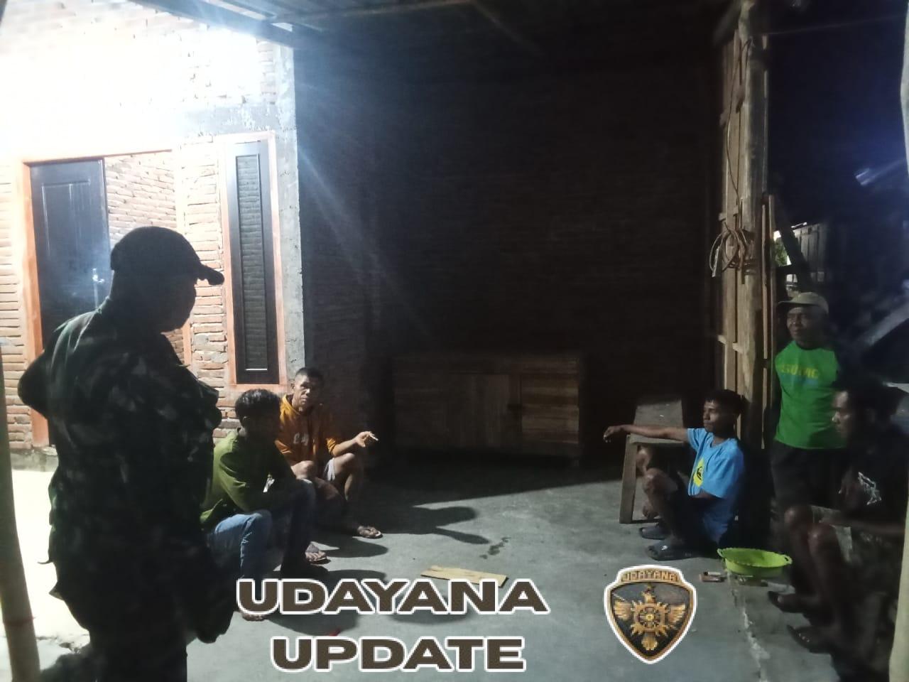 Babinsa Soriutu Gelar Patroli dan Silaturahmi Warga di Dusun Madalandi