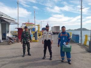 Koramil 1628-04/Poto Tano Perketat Pengamanan di Pelabuhan Penyeberangan Poto Tano