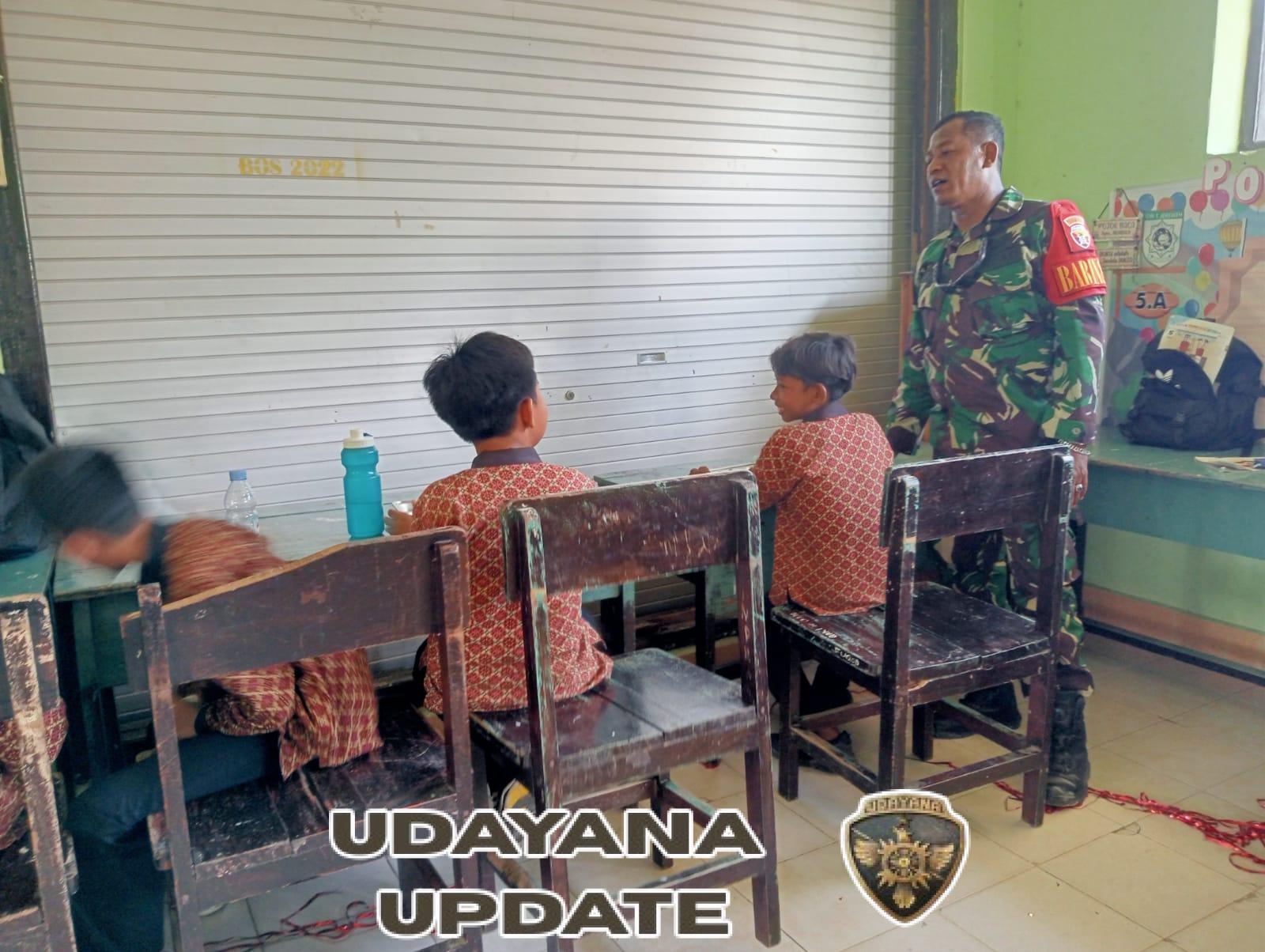 Babinsa Koramil 1628-05/Jereweh Dampingi Program Makan Sehat Bergizi di SDN 1 Jereweh