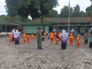 ‎TKIT Ar-Rantisi Anjani Gelar Kunjungan Edukatif ke Makodim 1615/Lotim