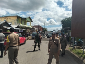 Aksi Humanis Personil Koramil 02/Bolo Dapat Apresiasi Baik Peserta Demo