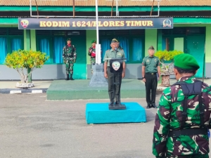 Kodim 1624/Flotim Gelar Upacara Pengibaran Bendera Awal Pekan