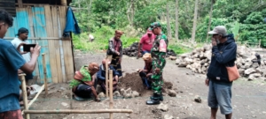 Babinsa Koramil 1602-03/Detusoko Hadiri Peletakan Batu Pertama Pembangunan Dapur MBG di Desa Wologai