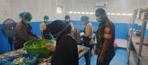 Babinsa Koramil 1602-01/Ende Pantau Kegiatan MBG di Dapur Millenial Spirit Peduli