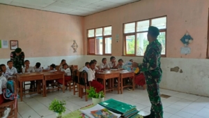 Satgas Pos Motamasin Ajarkan Matematika untuk Tingkatkan Mutu Pendidikan di Perbatasan Malaka