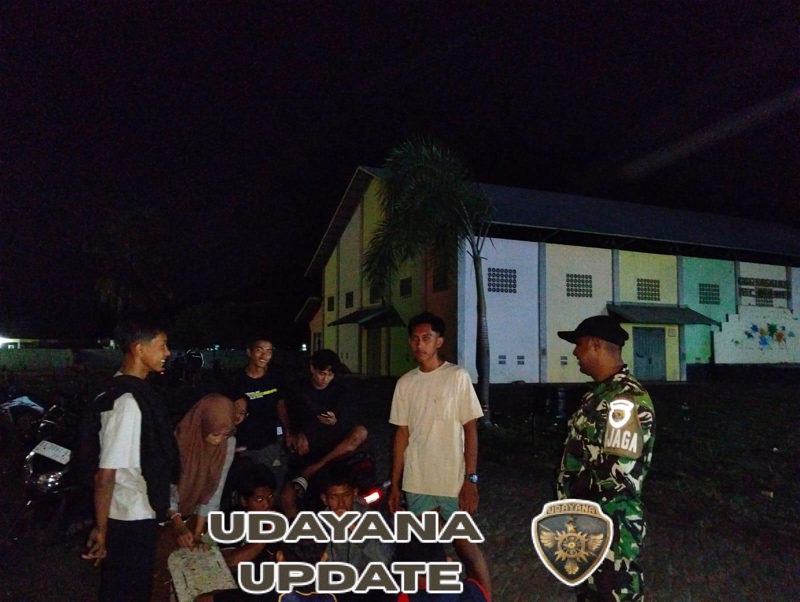 Babinsa Jereweh Laksanakan Patroli Malam Jaga Stabilitas Keamanan Wilayah