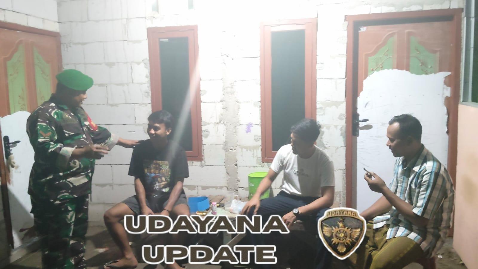 Babinsa Sekongkang Laksanakan Patroli Malam Jaga Kamtibmas di Wilayah Binaan