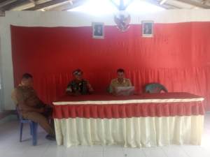 Babinsa Koramil 1602-04/Maurole Laksanakan Komsos dan Pamwil di Desa Tou