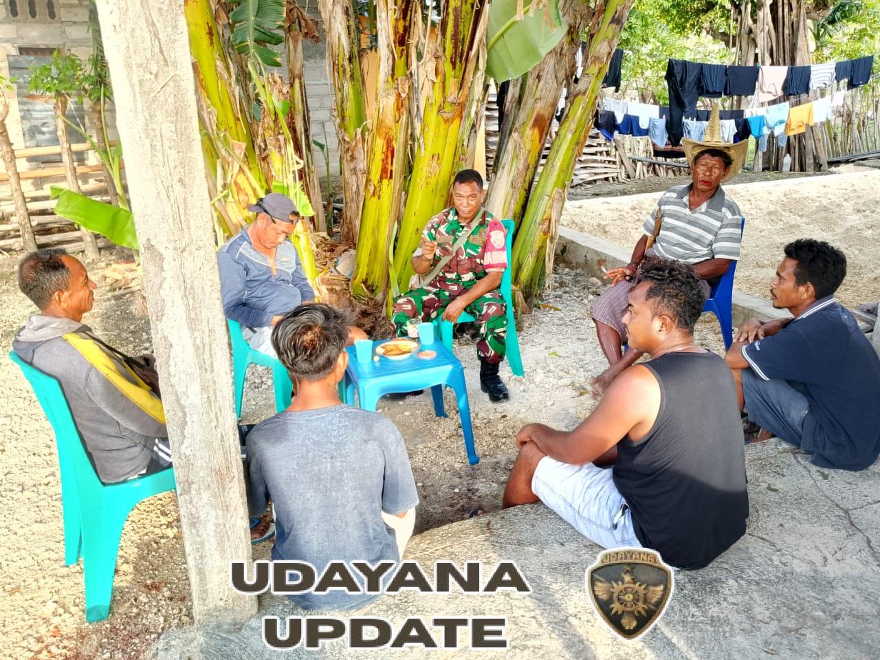 Babinsa Sertu Beny Cardoso Gelar Komsos Pererat Hubungan dengan Warga Desa Faifua