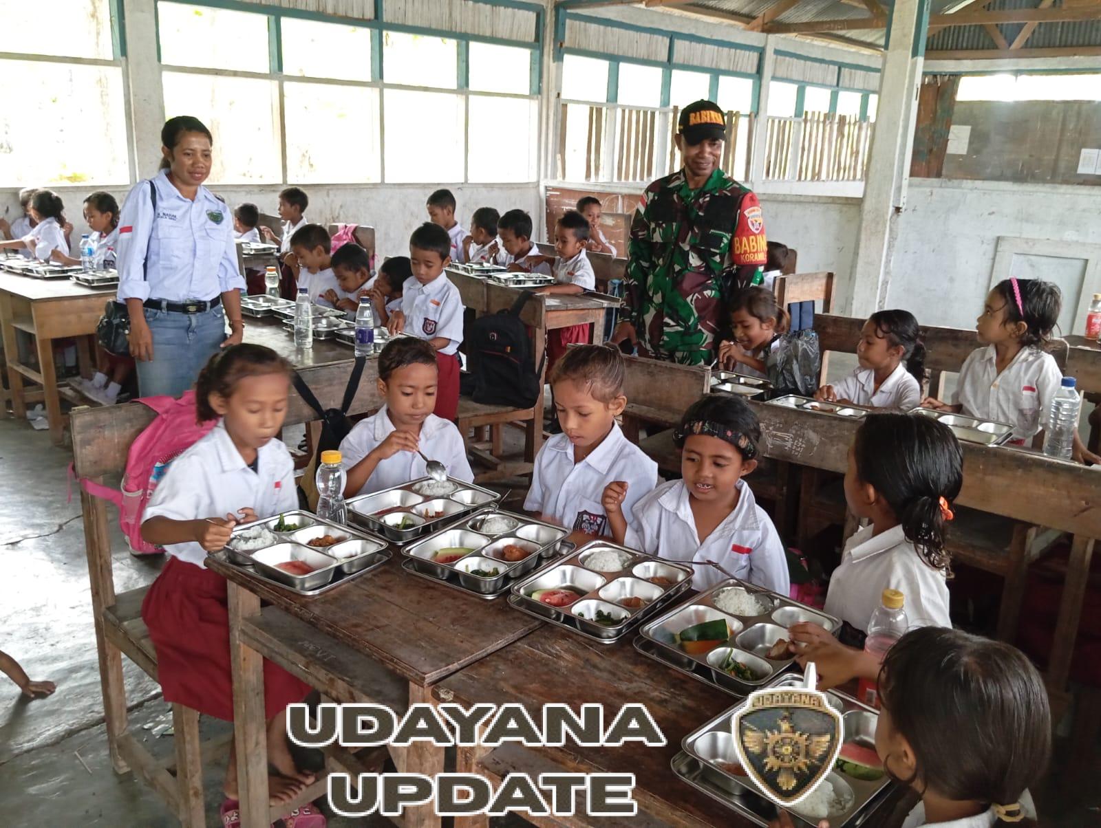 Babinsa Koramil Betun Dampingi dan Pantau Program Makan Bergizi Gratis Bagi Pelajar SD