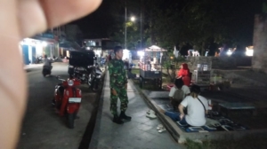 PIKET Koramil 1628-01/Taliwang Laksanakan Patroli Malam, Serda Sulaiman Ajak Warga Jaga Ketertiban Kota