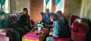 Babinsa Laksanakan Komsos dan Monitoring Wilayah di Desa Masumeli