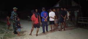 Koramil 1630-03/Macang Pacar Gelar Patroli Kamtibmas di Wilayah Noa untuk Jaga Kondusifitas