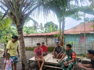 Babinsa Ramil 1602-01/Ende Perkuat Kemanunggalan TNI-Rakyat di Desa Bheramari