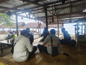 Babinsa Nangapanda Gelar Komsos dan Pamwil, Masyarakat Sambut Antusias