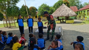 Membentuk Karakter, Satgas Pamtas Yonarhanud 2 Kostrad Adakan Pelatihan PBB di SDK Seoam 2
