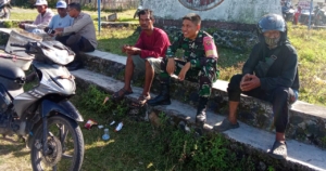 Babinsa Koramil 1602-02/Wolowaru Tingkatkan Keamanan Desa Liabeke Lewat Komsos & Pamwil