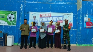Penutupan HARLAH Desa Beru ke-65 Berlangsung Meriah, Babinsa Desa Beru  Dampingi Pembagian Hadiah Lomba.