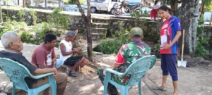 Babinsa Wolowaru Gelar Komsos dan Pamwil di Watuneso, Warga Sambut Antusias