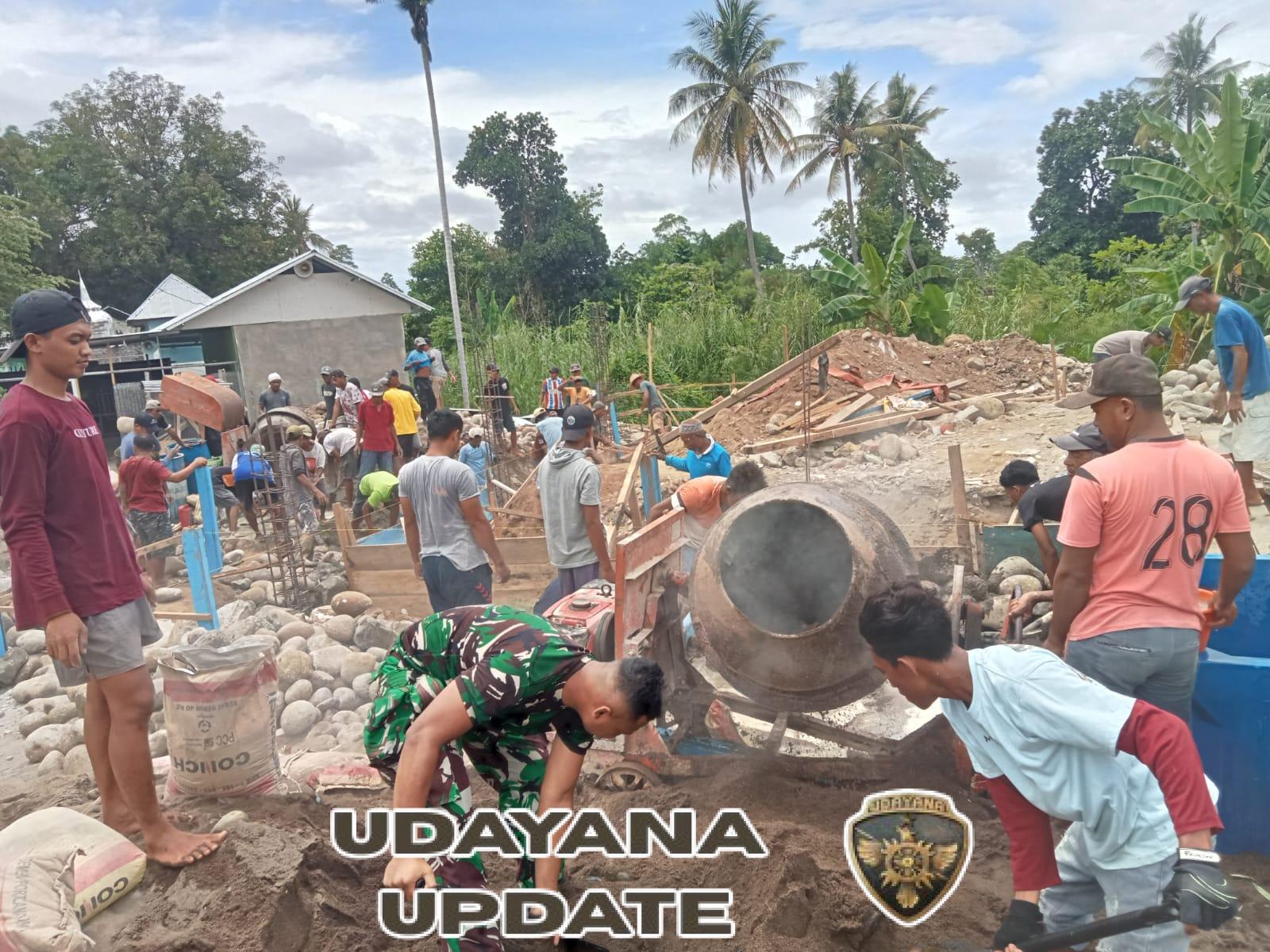 Babinsa Koramil 1612-05 Satar Mese Turun Langsung Dukung Pembangunan Masjid Nurul Akhlak Nangawoja