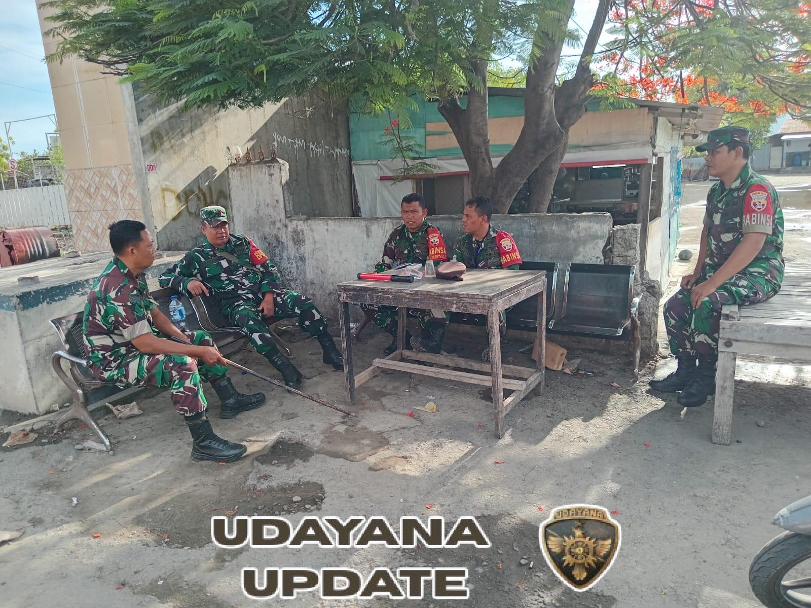 Anggota Koramil 1628-04/Poto Tano Laksanakan PAM Pelabuhan, Aktivitas Penyeberangan Berjalan Lancar