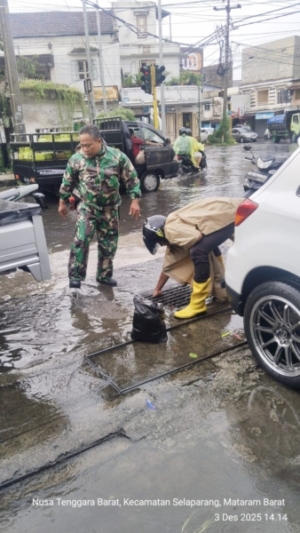 Luapan Sungai Genangi Permukiman Ampenan Tengah, Warga Siaga