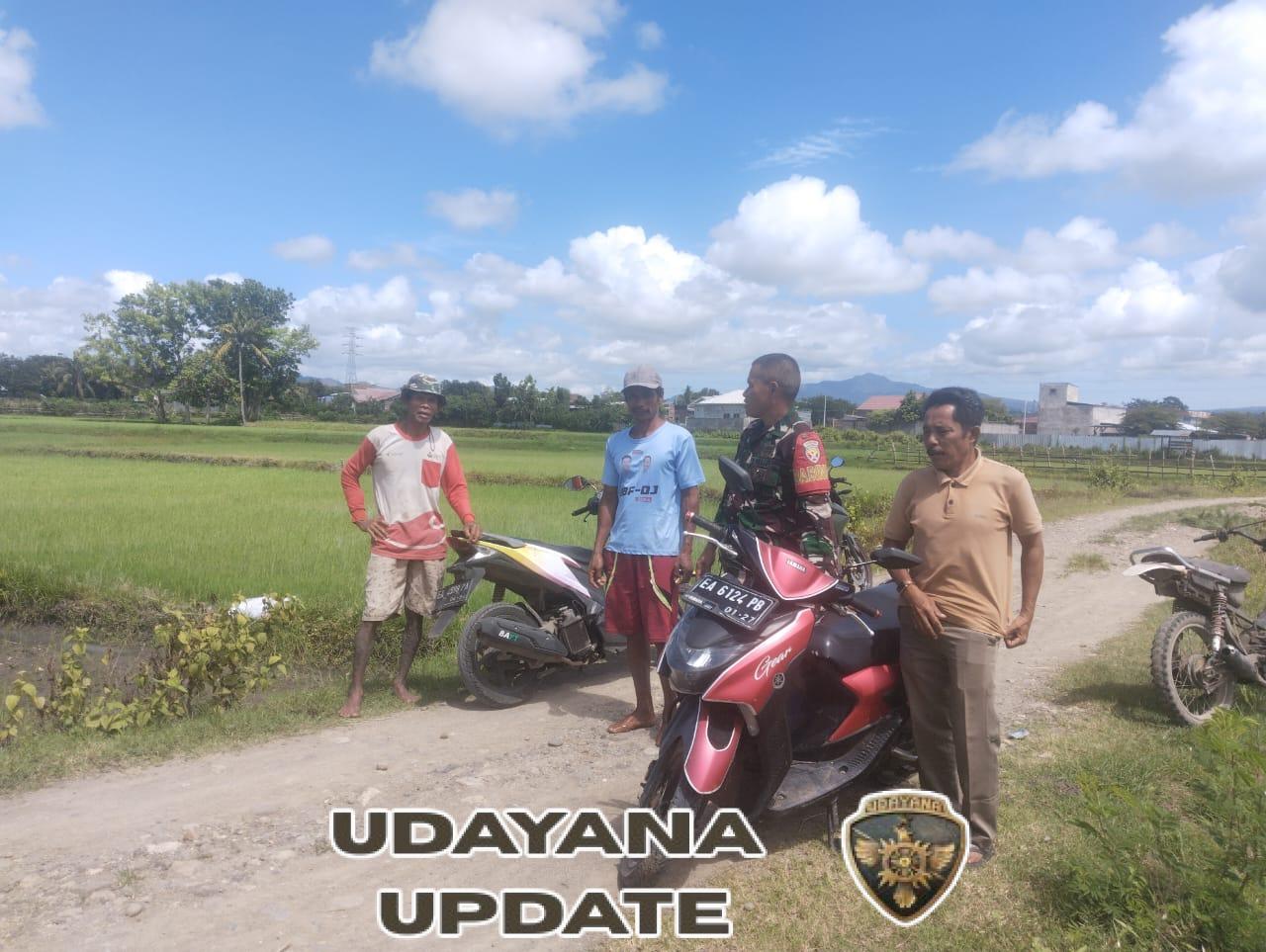 Babinsa Kelurahan Karijawa Laksanakan Komsos di So Jado Lingkungan Jalan Baru