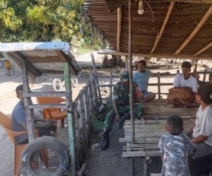 Babinsa Koramil 1602-04/Maurole Gelar Pamwil dan Komsos di Desa Neotonda