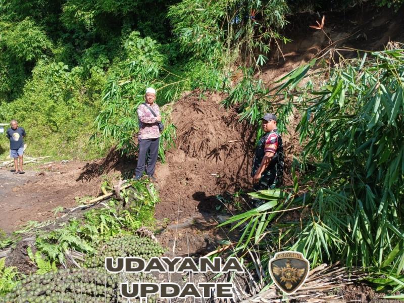 Babinsa Gerak Cepat Cek Longsor di BTN Dopang