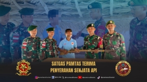 Satgas Pamtas Yonarhanud 2 Kostrad Terima Penyerahan Senjata Api, Wujud Kepercayaan Warga Perbatasan