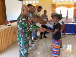 Babinsa Hadiri dan Dampingi Penyaluran Bantuan Langsung Tunai (BLT-DD)