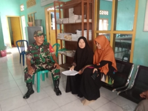 Dinas Pertanian Serahkan 125 Kg Bibit Inpari 32 untuk Lahan Sawah Kelurahan Ule