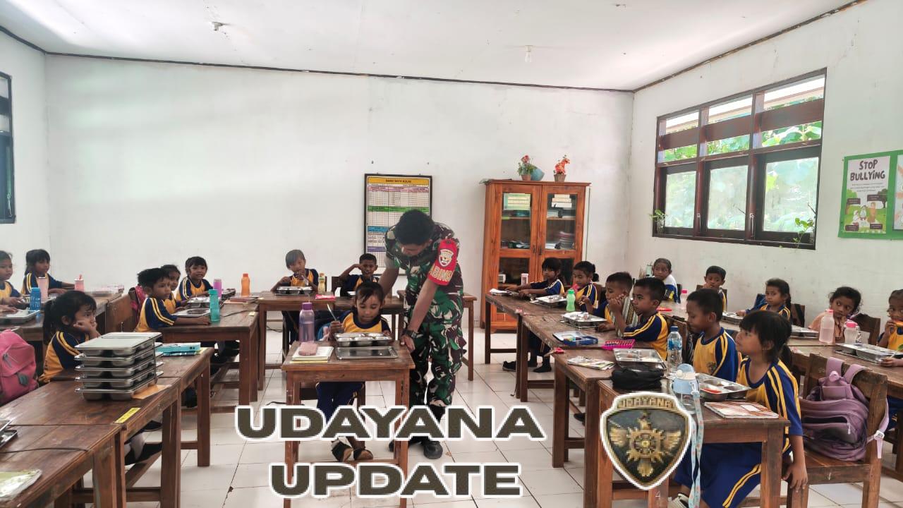 Program Makanan Bergizi Gratis di Rote Ndao Sasar 3.065 Penerima, Babinsa Ba’a Kawal Distribusi