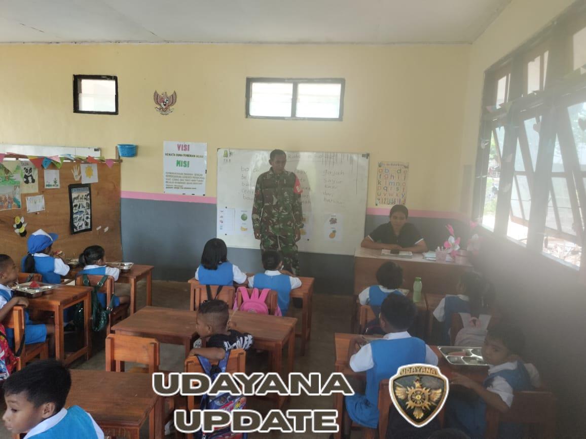 Ribuan Anak Didik Terima Makanan Bergizi, Babinsa 1627-02/PB Lakukan Pendampingan