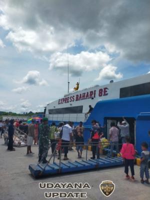 Operasi Pantau Koramil Ba’a, Aktivitas Pelabuhan Berjalan Kondusif