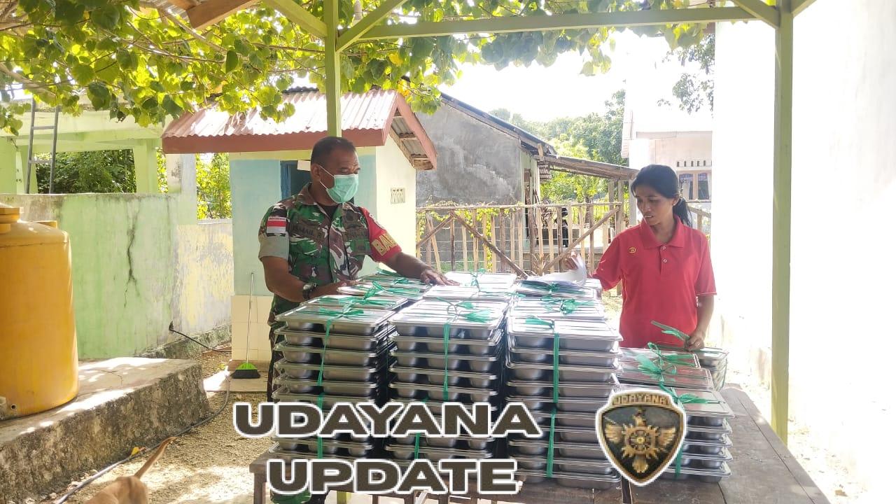 Babinsa Rote Timur Dampingi Pemberian Makanan Sehat Bergizi di Yayasan Terdinda Berkat Lancar