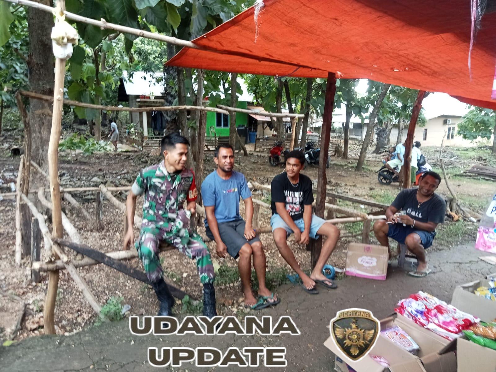 Babinsa 1627-03/Batutua Perkuat Pengamanan dan Pembinaan di Pasar Tradisional