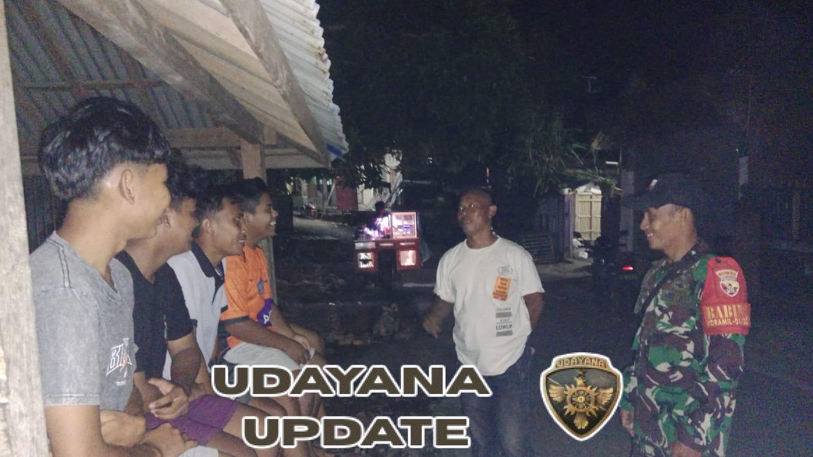 Babinsa O’O Ajak Pemuda Jaga Kamtibmas Saat Ronda Malam di Dusun Berkah